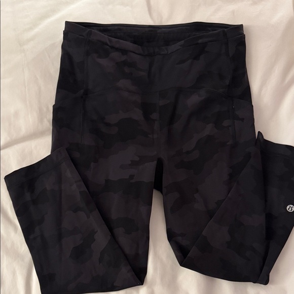 lululemon athletica Pants - Lululemon Black Camouflage Leggings